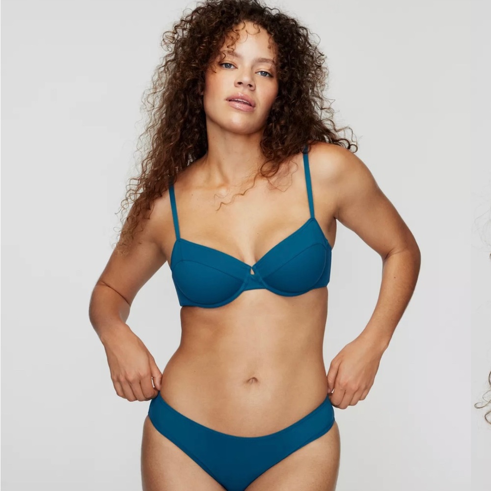 Aritzia babaton swim top